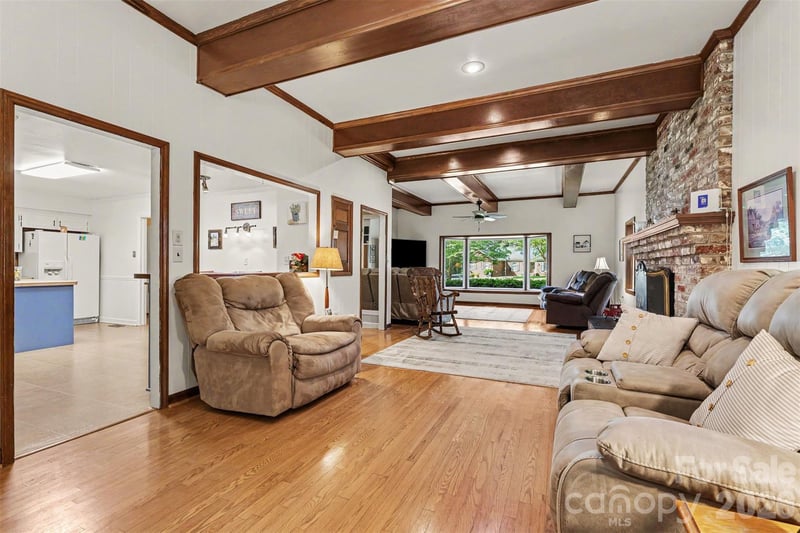 1339 Carmen Ln, Gastonia, NC 28054
