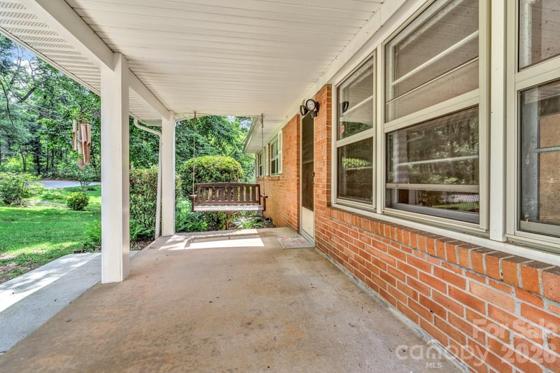67 Wagon Rd, Asheville, NC 28805