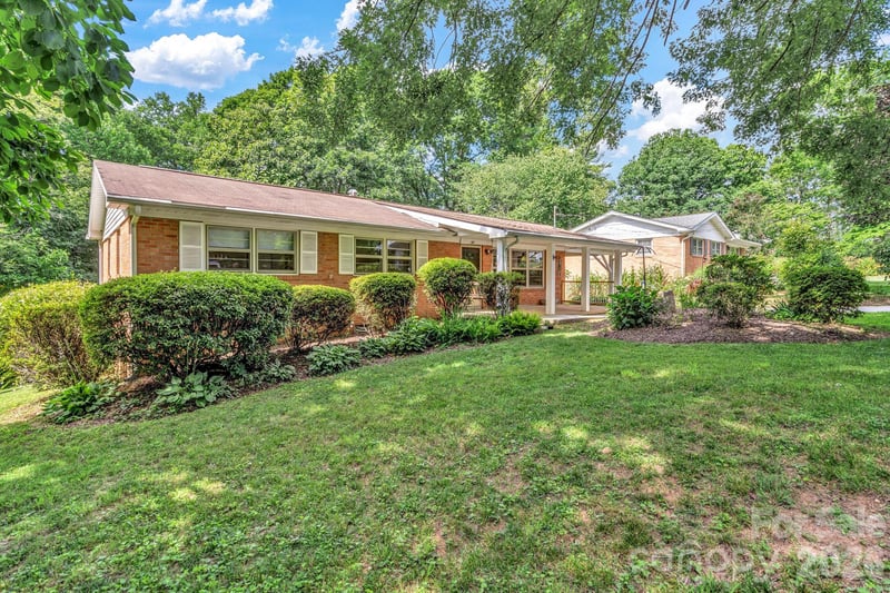 67 Wagon Rd, Asheville, NC 28805