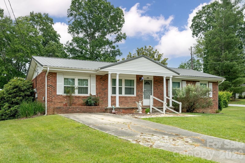 107 Maywood Rd, Hendersonville, NC 28792