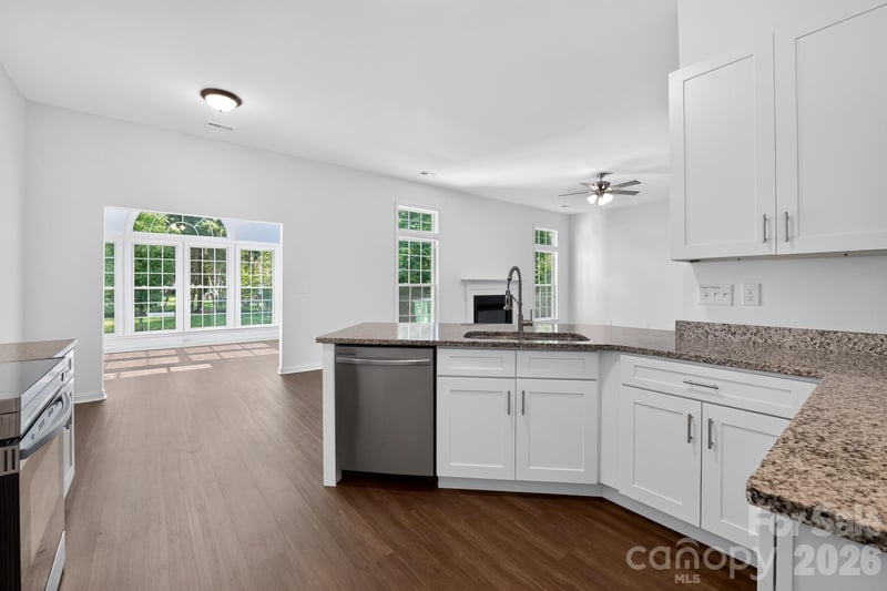 11518 Planters Estates Dr, Charlotte, NC 28278