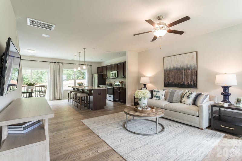 4021 Juno Dr, Charlotte, NC 28215