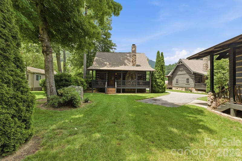 18 Rachels Cir, Maggie Valley, NC 28751