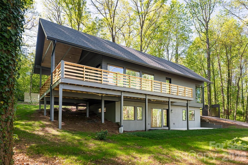 137 English Dr, Candler, NC 28715