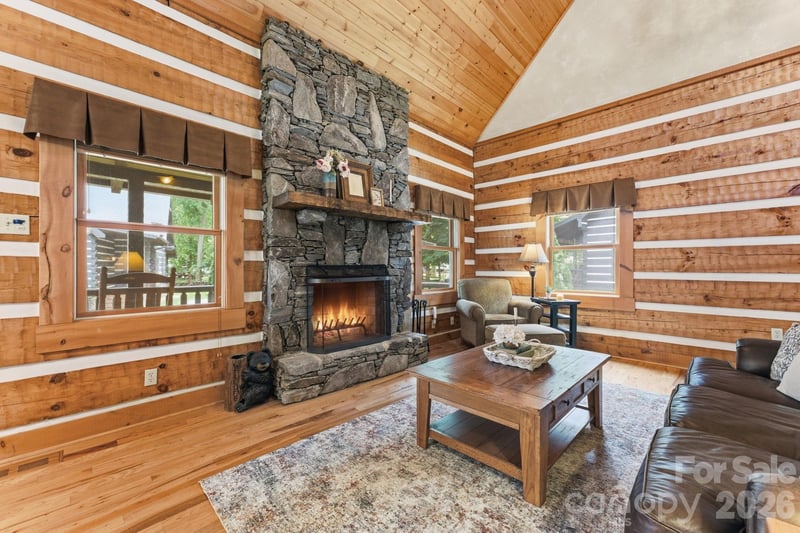 17 Rachels Cir, Maggie Valley, NC 28751