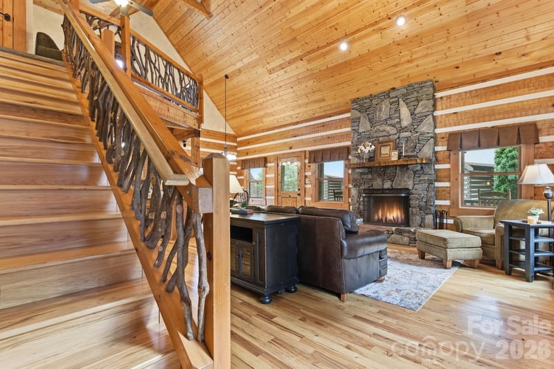 17 Rachels Cir, Maggie Valley, NC 28751