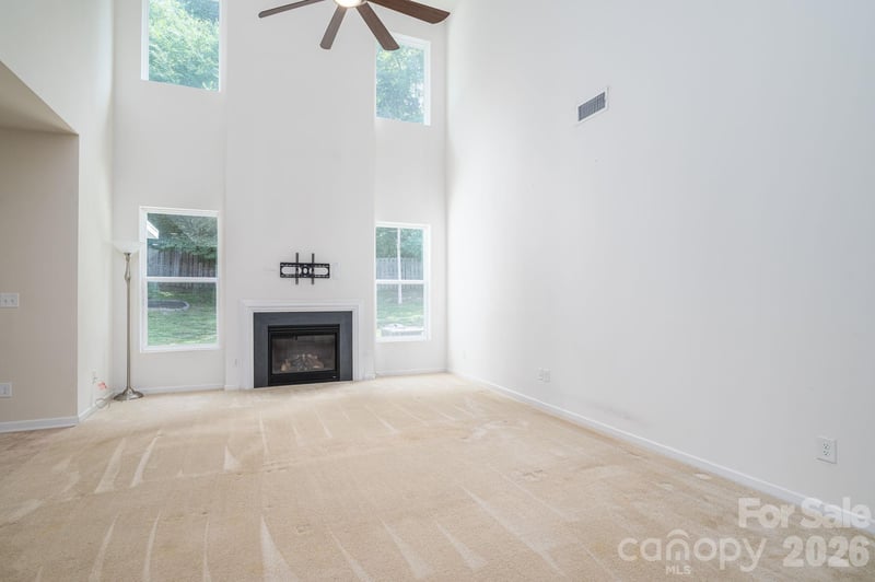 612 Augustus Ln, Mount Holly, NC 28120