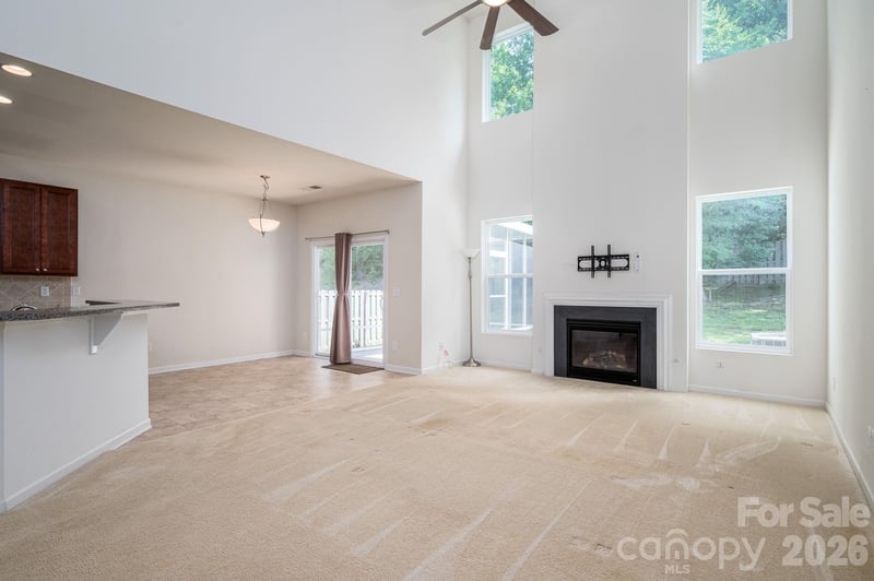 612 Augustus Ln, Mount Holly, NC 28120