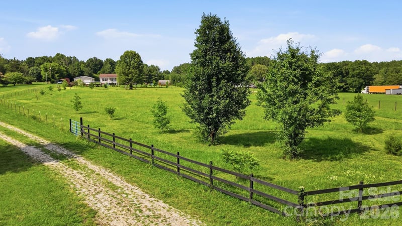 650 Daves Rd, York, SC 29745