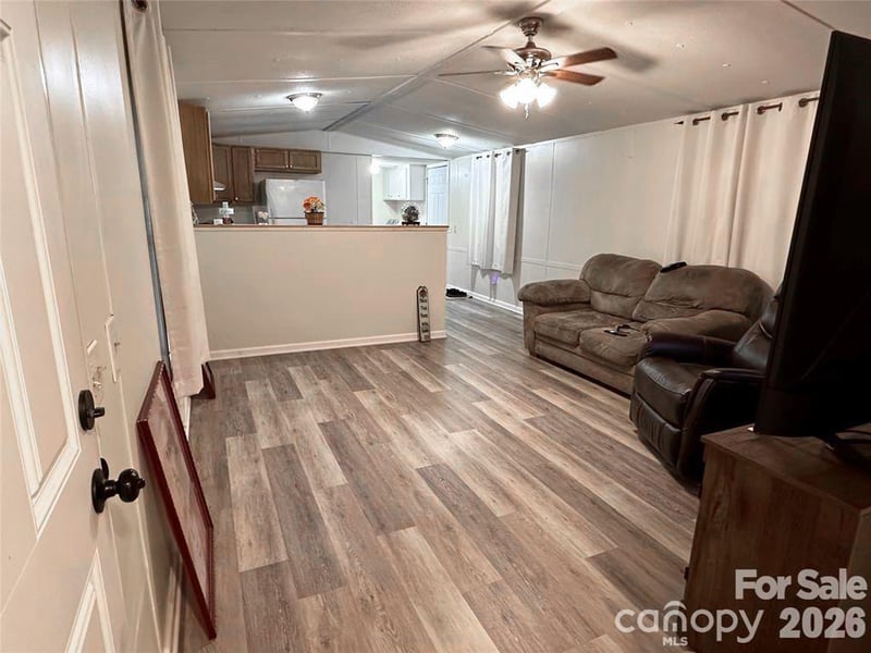 225 Starlight Dr, Lincolnton, NC 28092