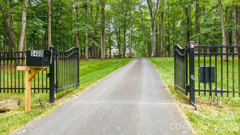 5400 Dartmoor St #246, Winston Salem, NC 27106
