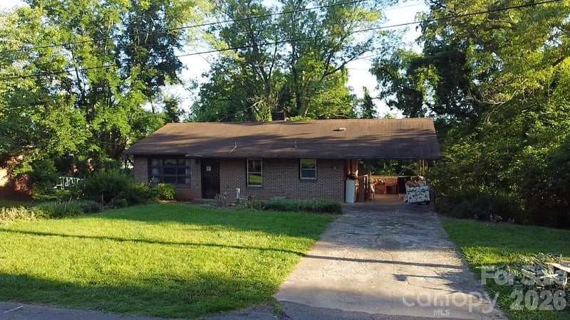107 Conley St, Morganton, NC 28655