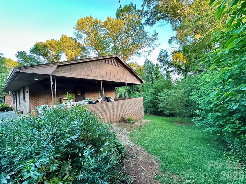 107 Conley St, Morganton, NC 28655