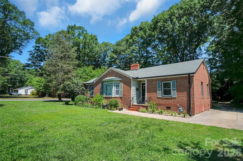 712 Home Trl, Gastonia, NC 28052