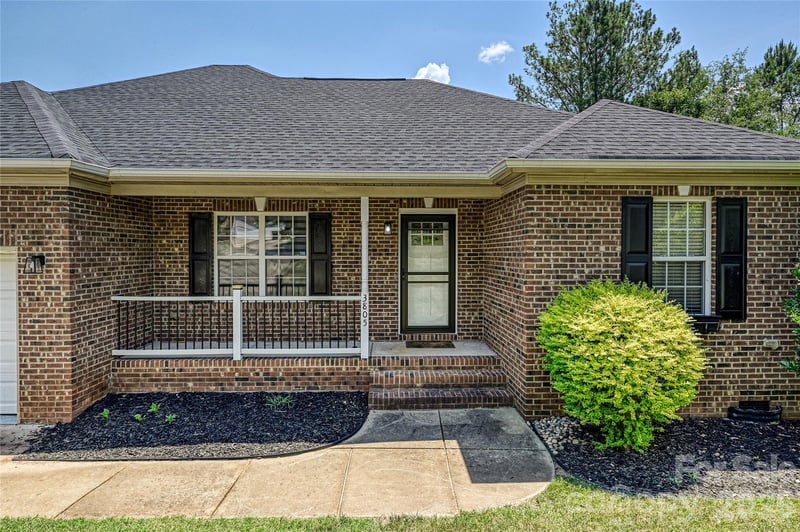 3805 Cassidy Dr, Waxhaw, NC 28173