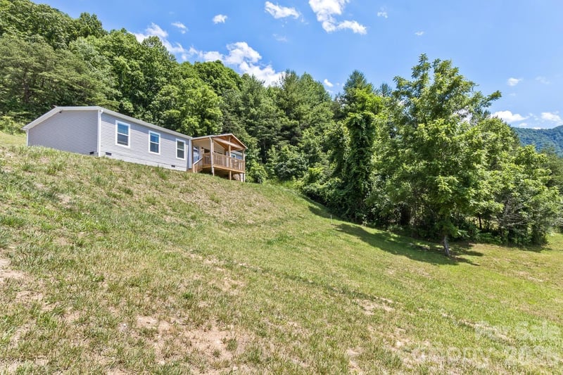 27 Spuds Ln, Weaverville, NC 28787