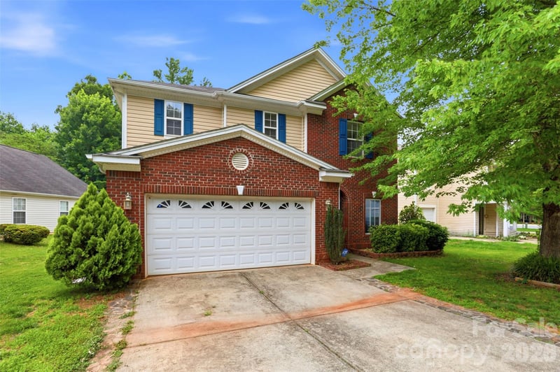 14021 Pinyon Pine Ln, Charlotte, NC 28215