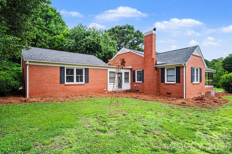1224 Petes Rd, Lincolnton, NC 28092