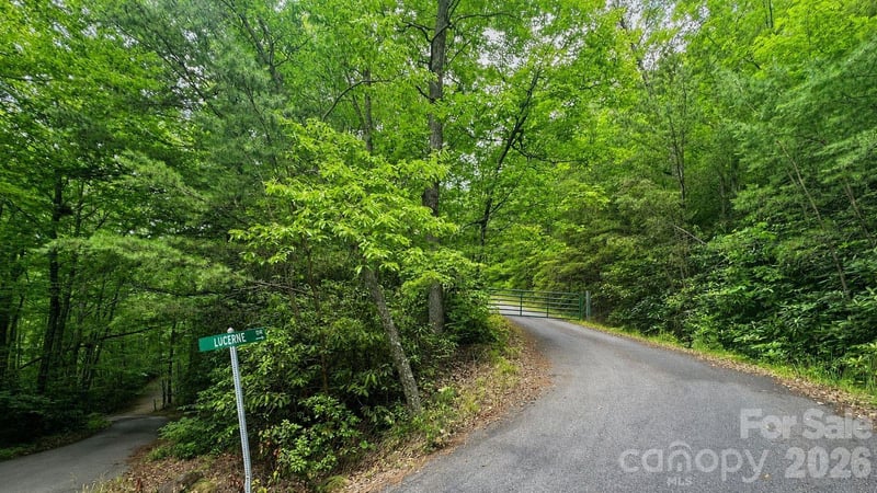 81 Lucerne Dr, Canton, NC 28716