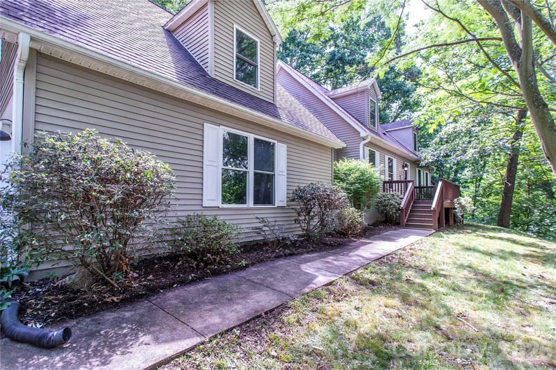 142 Blake Dr, Canton, NC 28716