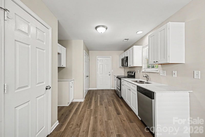8621 Berrybrook Ln, Charlotte, NC 28269