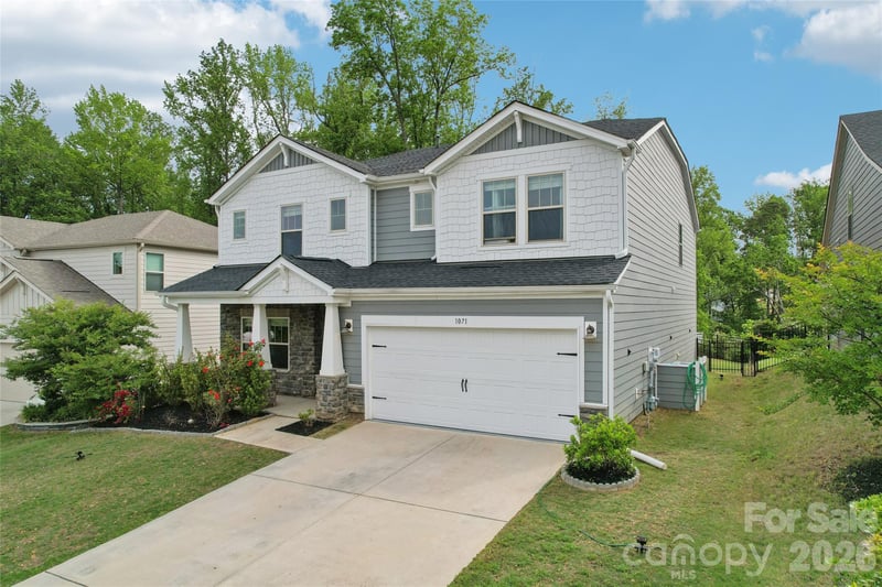 1071 Amberley Crossing Dr, Belmont, NC 28012
