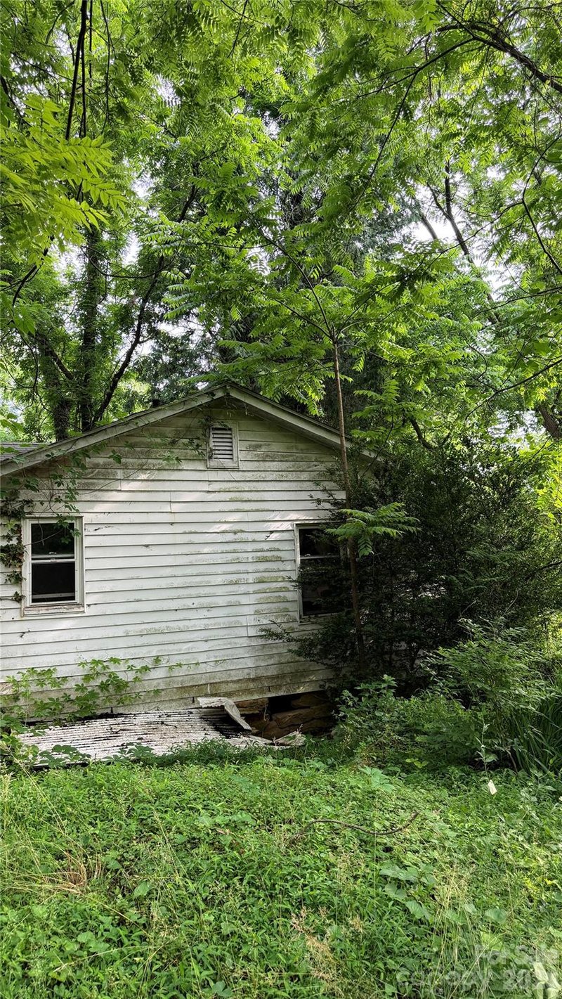 20 Utopia Rd, Asheville, NC 28805