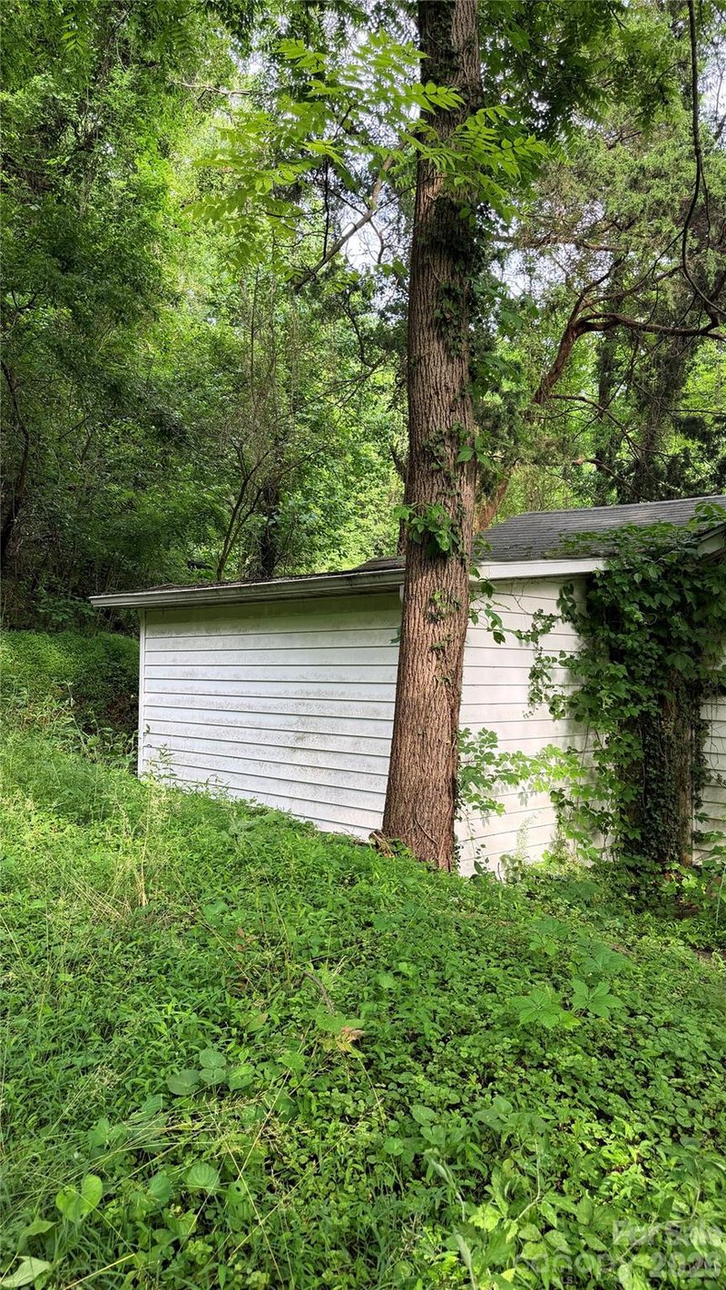 20 Utopia Rd, Asheville, NC 28805
