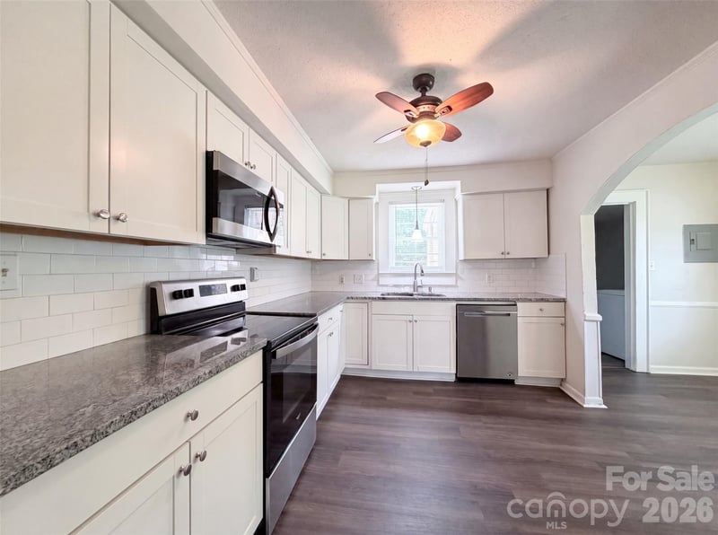 206 Lilly St, Cherryville, NC 28021