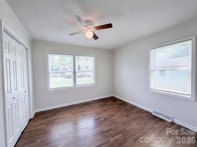 206 Lilly St, Cherryville, NC 28021