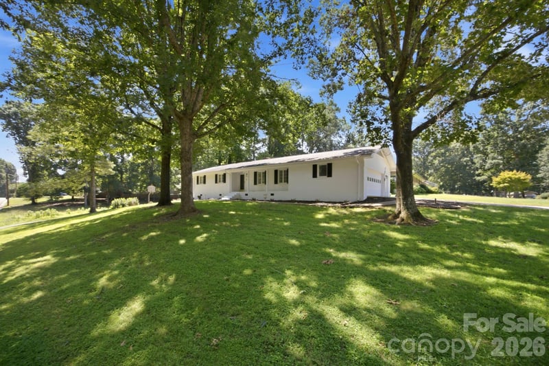803 E 24th St, Newton, NC 28658