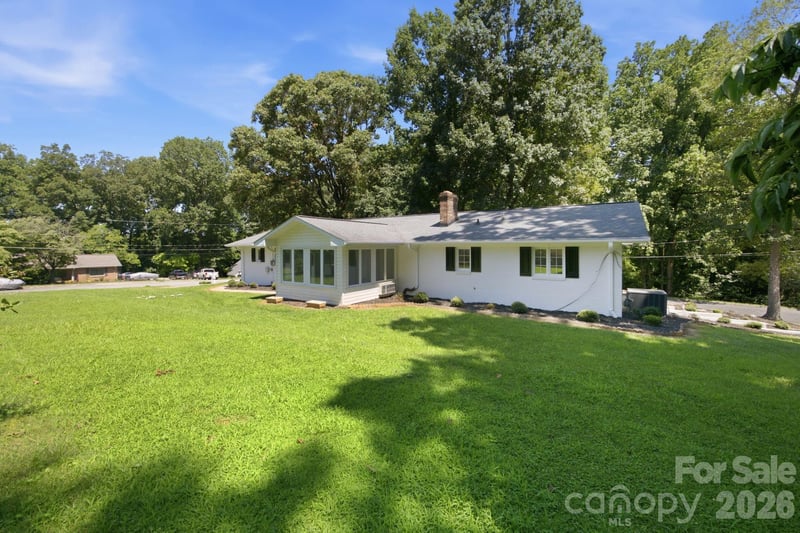 803 E 24th St, Newton, NC 28658