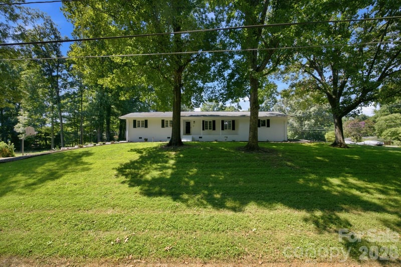 803 E 24th St, Newton, NC 28658