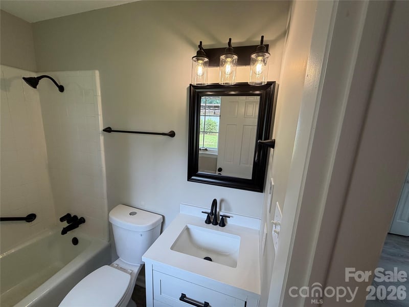803 24th St, Newton, NC 28658