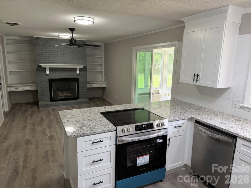 803 24th St, Newton, NC 28658