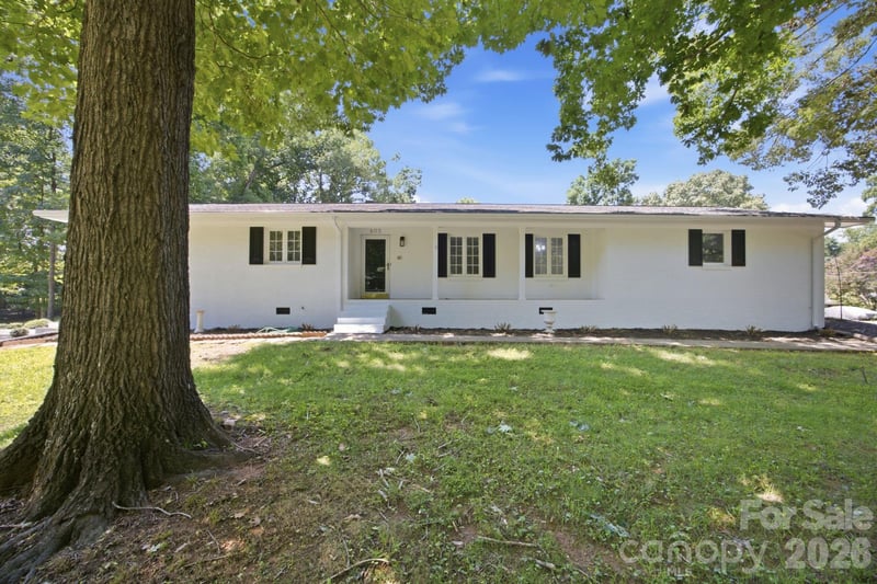 803 E 24th St, Newton, NC 28658