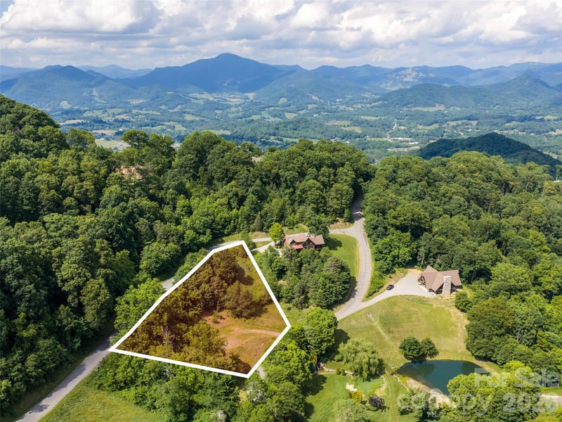 Tapestry Trl, Waynesville, NC 28785