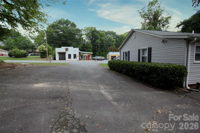 381 Mcgill Ave, Concord, NC 28027