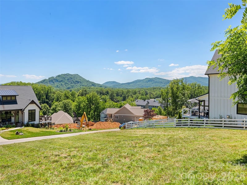 145 Meadow Breeze Rd, Arden, NC 28704