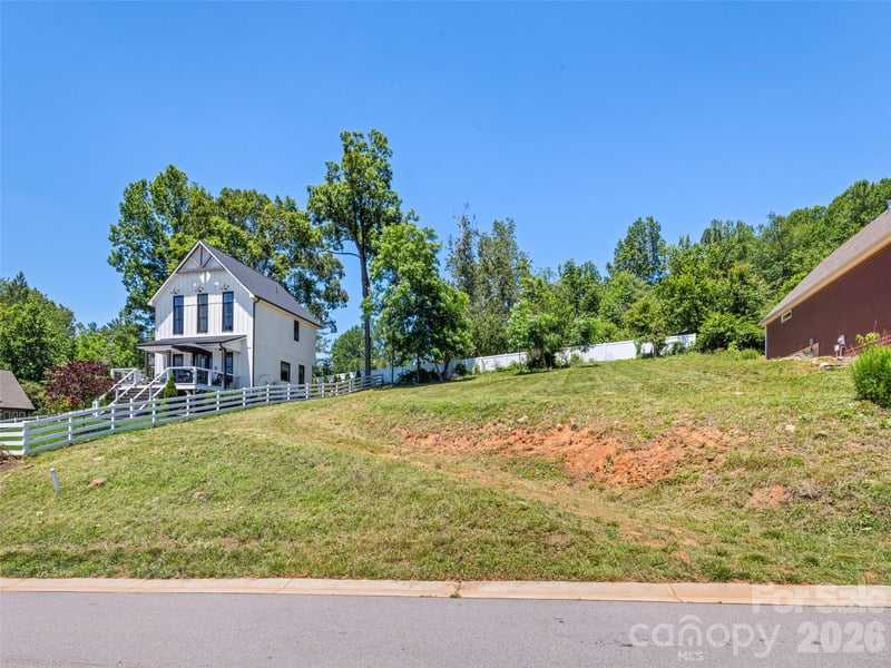 145 Meadow Breeze Rd, Arden, NC 28704