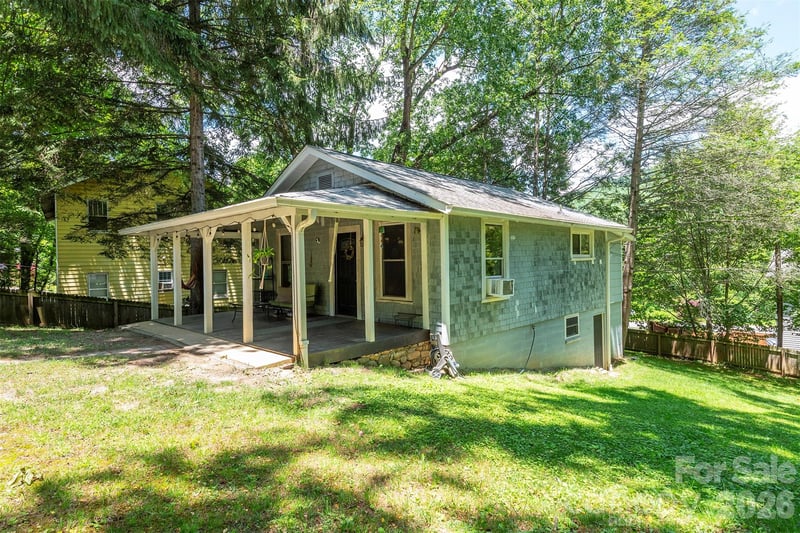14 Border St, Black Mountain, NC 28711