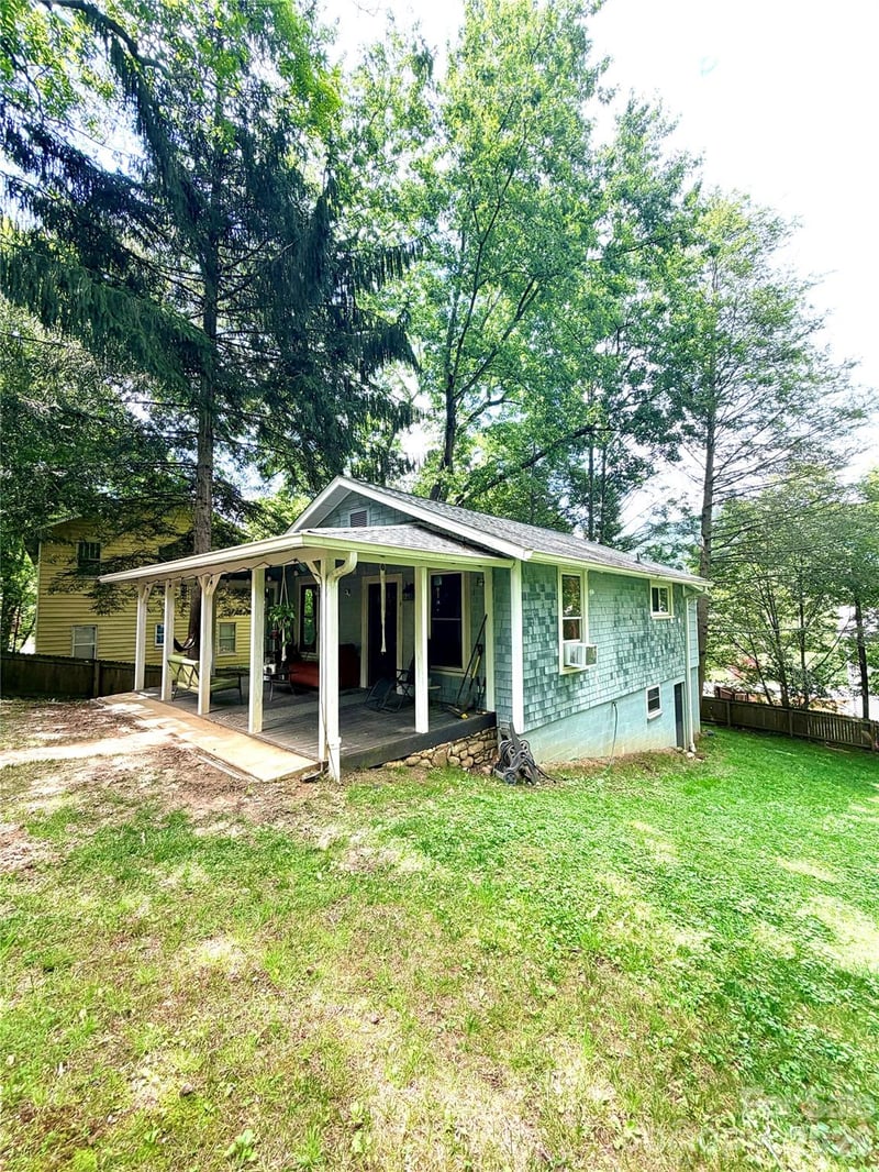 14 Border St, Black Mountain, NC 28711
