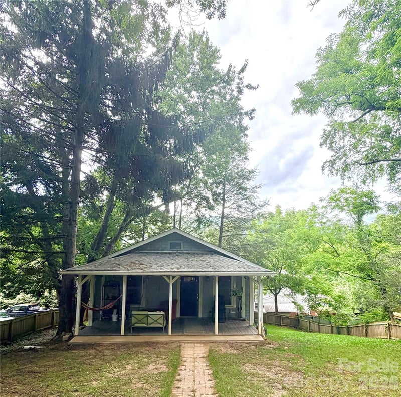 14 Border St, Black Mountain, NC 28711