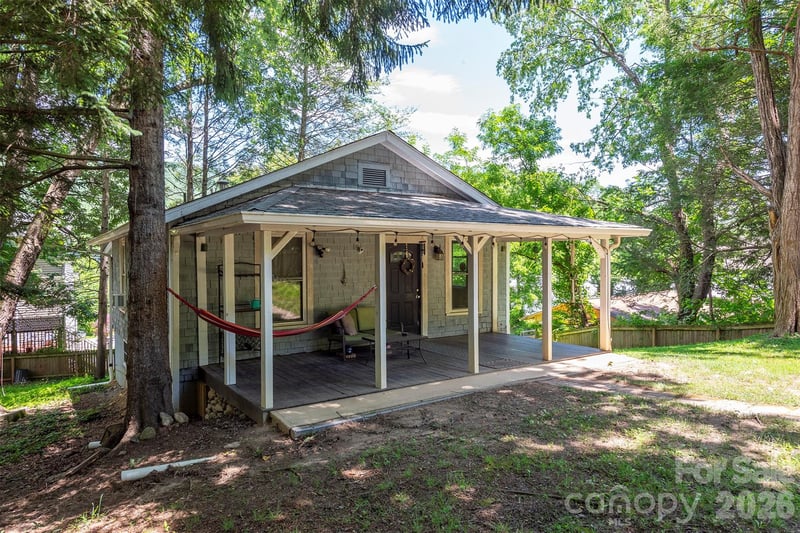 14 Border St, Black Mountain, NC 28711