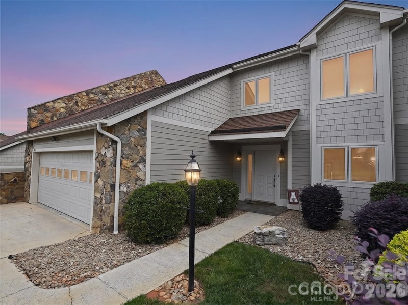 3675 Rock Bridge Dr, Conover, NC 28613