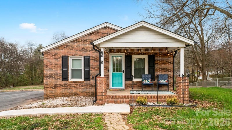5016 Clearwater Lake Rd, Mount Holly, NC 28120