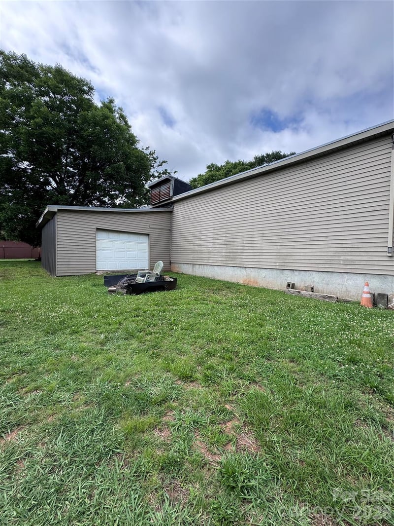 206 9th St, Belmont, NC 28012