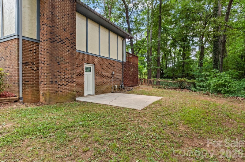 1106 Kelwyn Ln, Lewisville, NC 27023