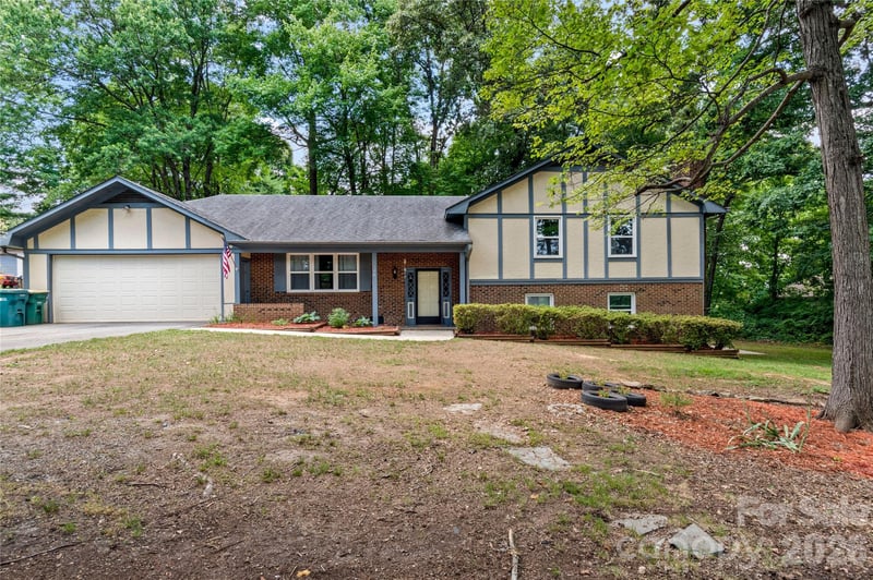 1106 Kelwyn Ln, Lewisville, NC 27023