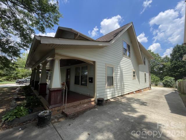 1512 Ivey Dr, Charlotte, NC 28205